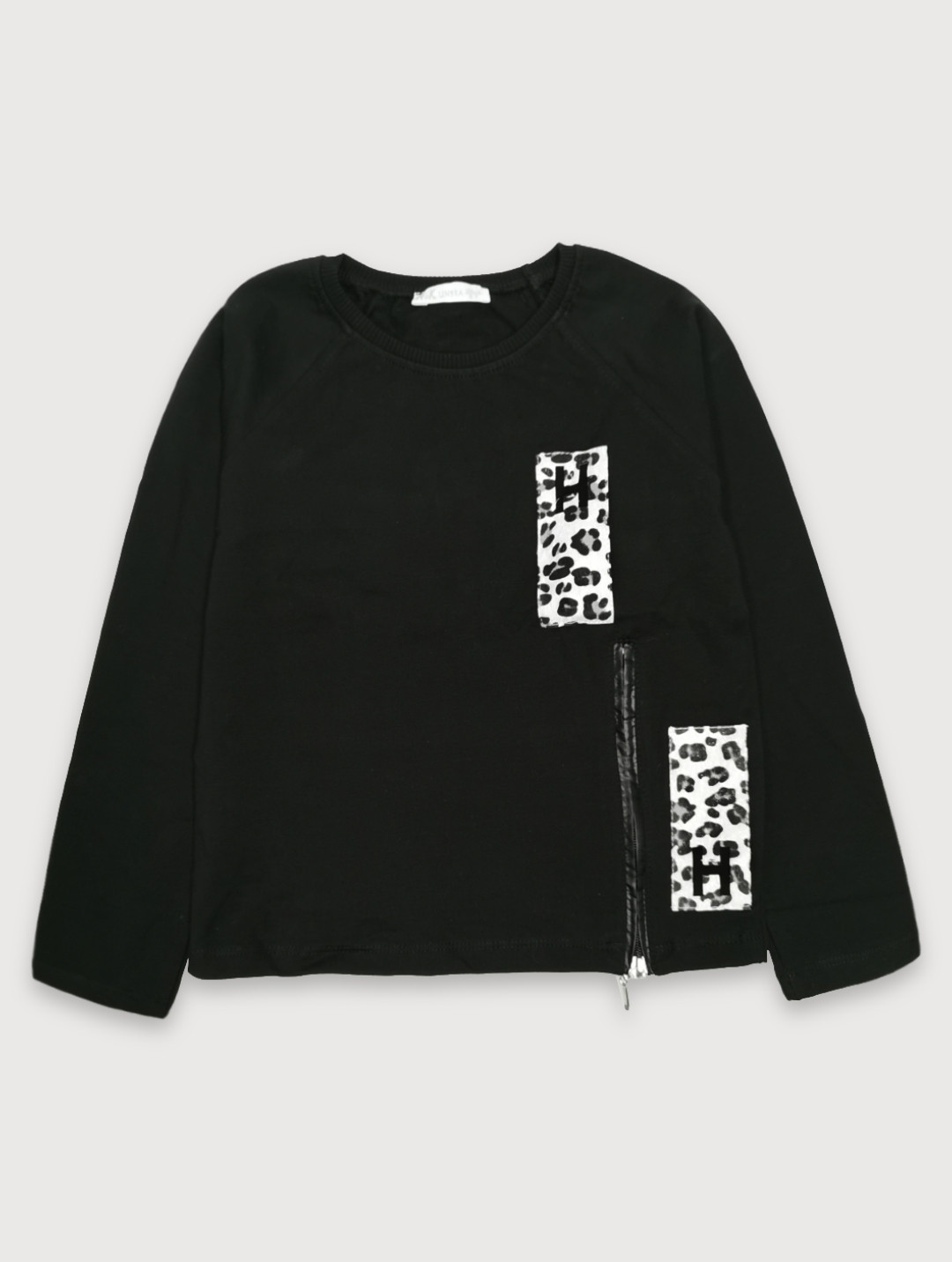CZARNA BLUZA DLA DZIEWCZYNKI Z OZDOBNYM ZAMKIEM I PANTERKĄ
